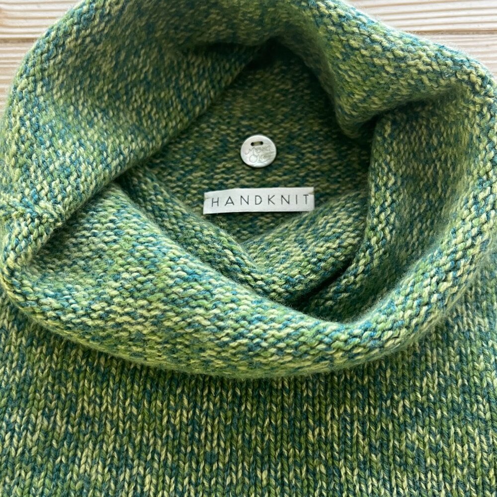 Margaret O’Leary Hand Knit 100% Sleeveless Cashmere Sweater – Mélange Turtleneck - Picture 2 of 5